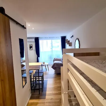 Cap Sur Le Port Apartment