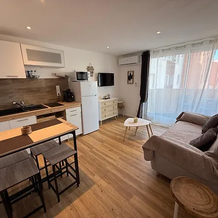 Cap Sur Le Port Apartment