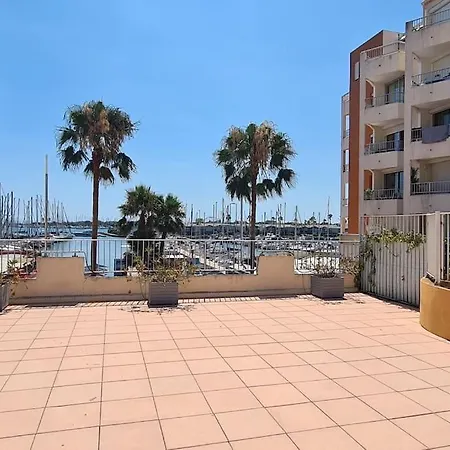 Cap Sur Le Port *