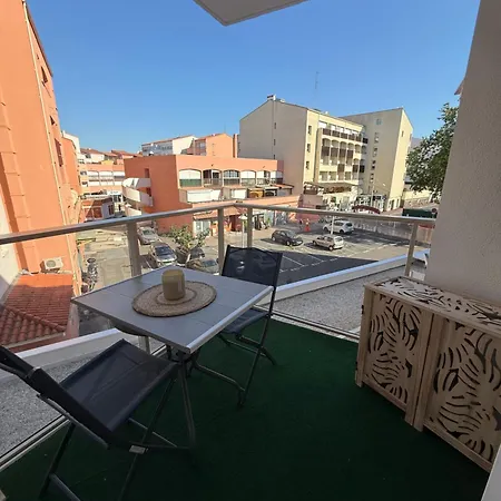 Cap Sur Le Port Apartment